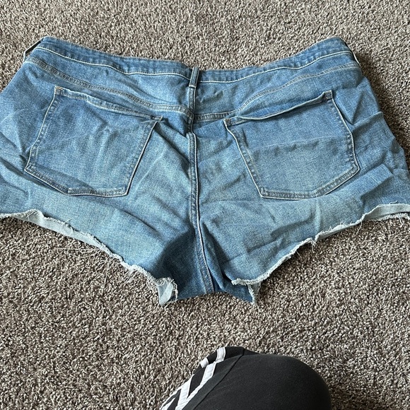Old Navy Blue Jean Shorts Raw Hem Size 26 - Picture 7 of 7